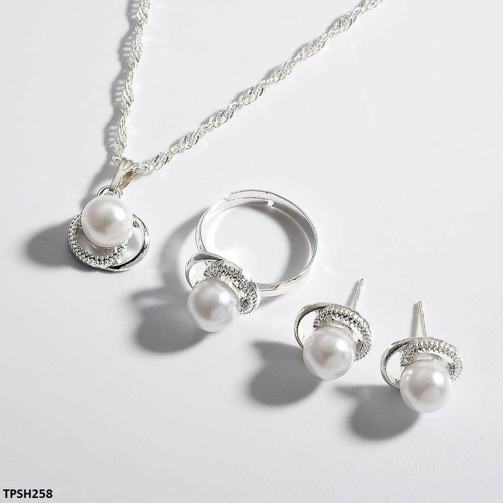 Stunning Artificial Pearl Pendant and Earrings