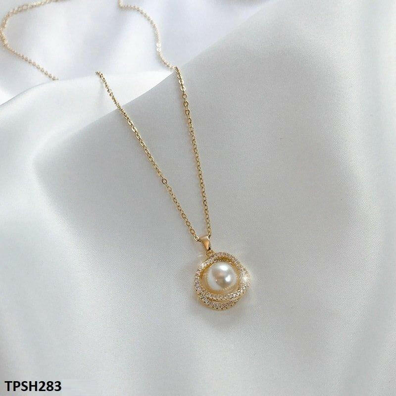 Pearl / Curb Chain Pendant
