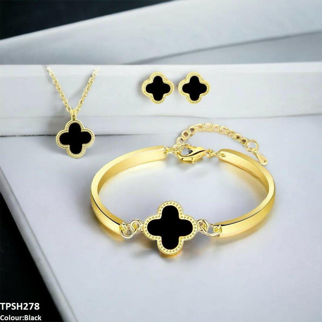 Painted Clover Pendant Set