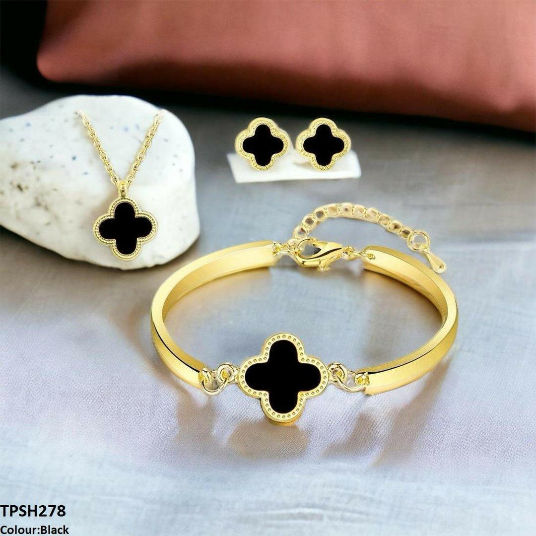Painted Clover Pendant Set