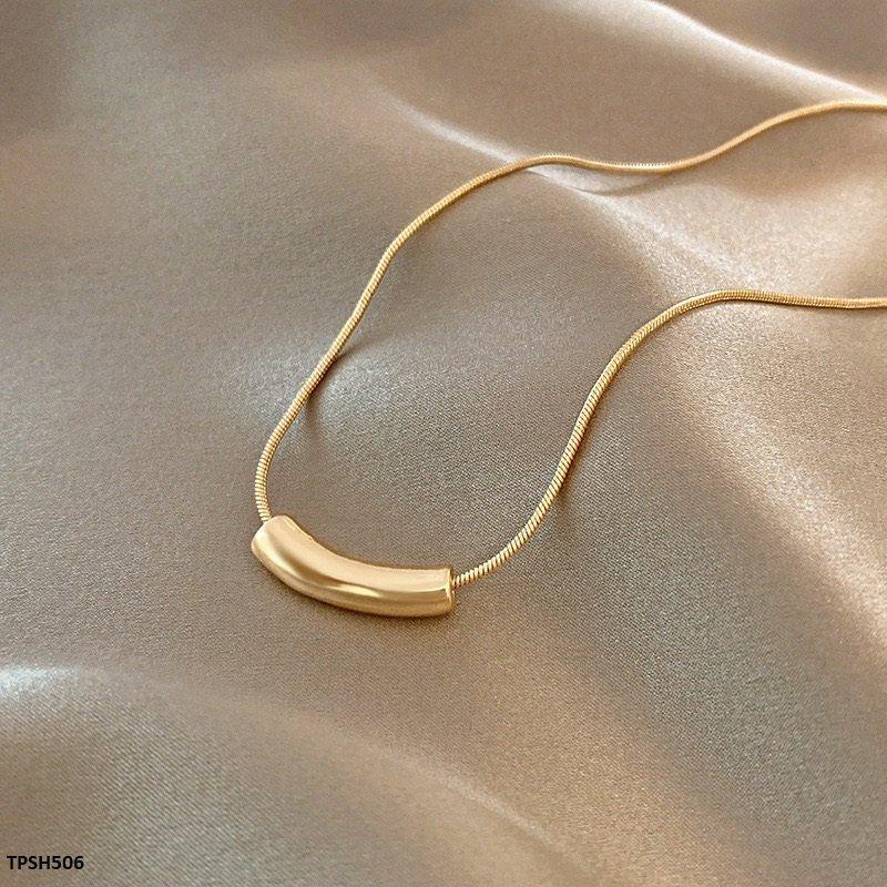 Plain Golden Pendant Mominass